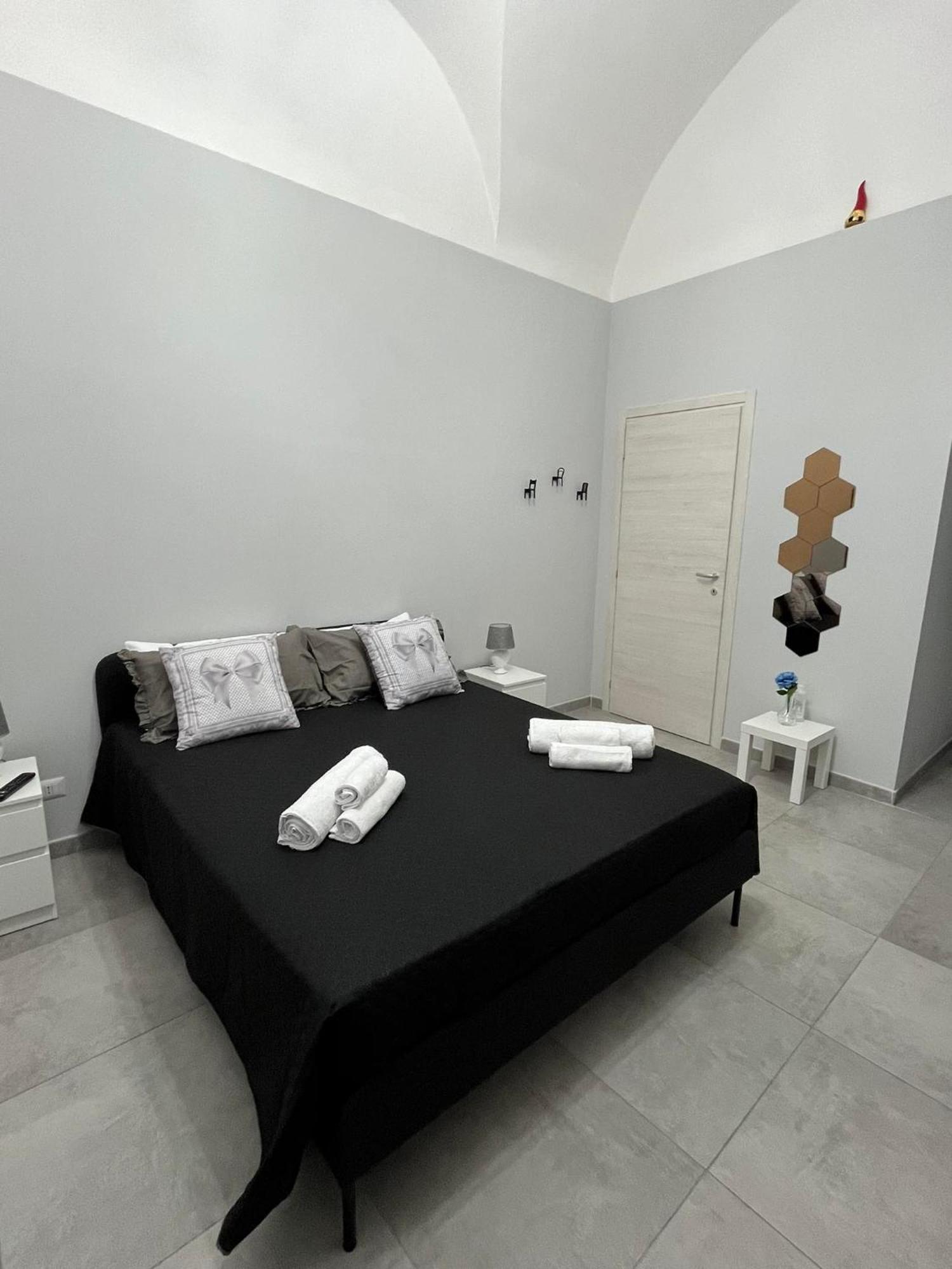 Casa Vacanze I 4 Diamanti Room 1 Катания Экстерьер фото